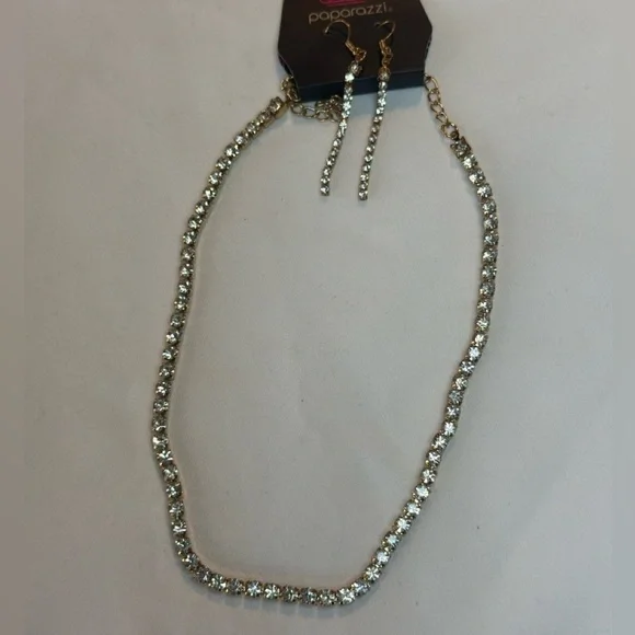 Elegant Gold Rhinestone Choker - Picture 4 of 5